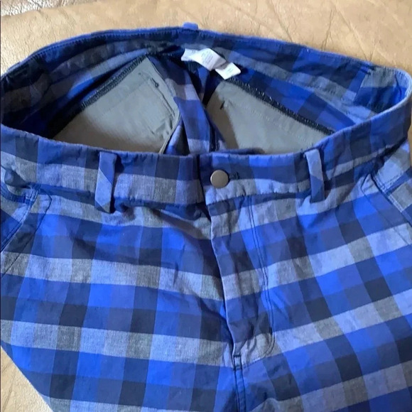Lululemon plaid shorts - Picture 6 of 7